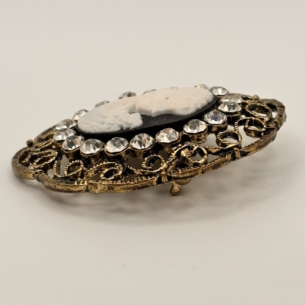 Vintage Victorian Revival Cameo Brooch - Picture 6 of 11